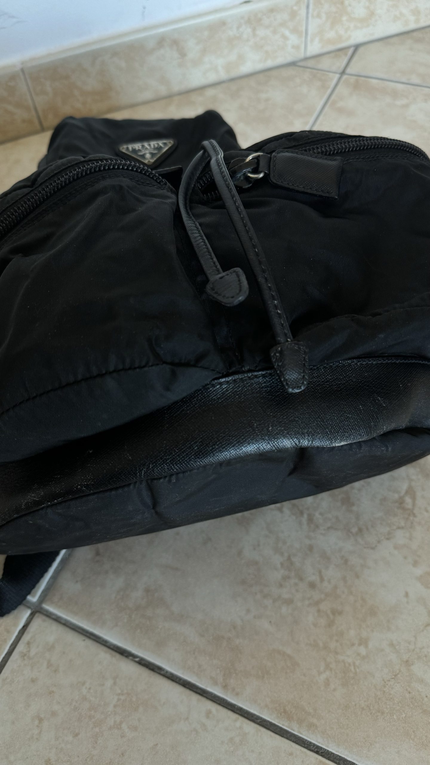 Zaino in nylon Prada con zip - immagine 4