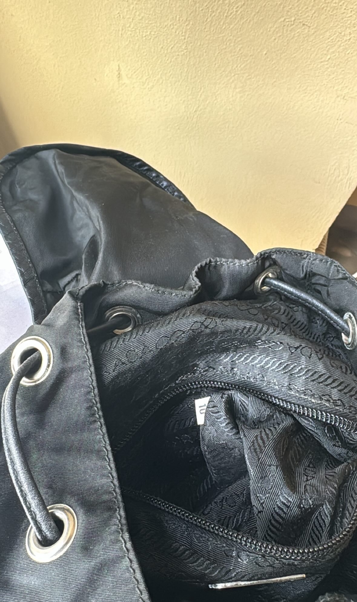 Zaino in nylon Prada con zip - immagine 6
