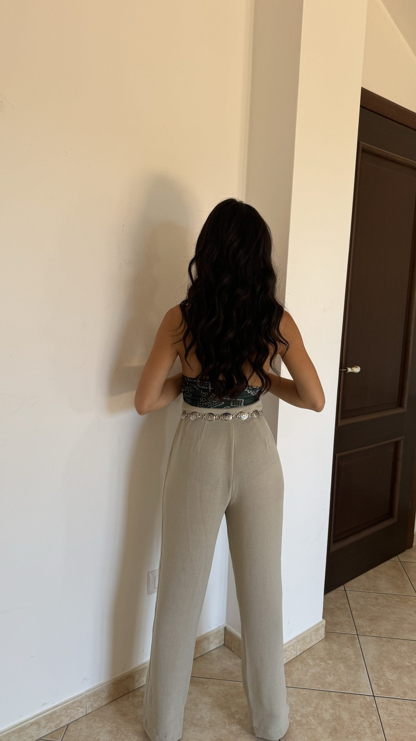 Pantaloni ampi bianchi leggermente trasparenti - immagine 3