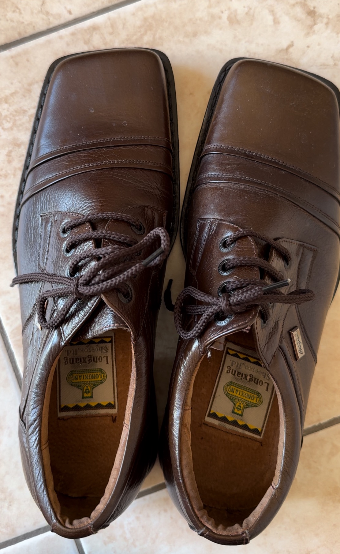 Scarpe in pelle stringate con punta quadrata marrone