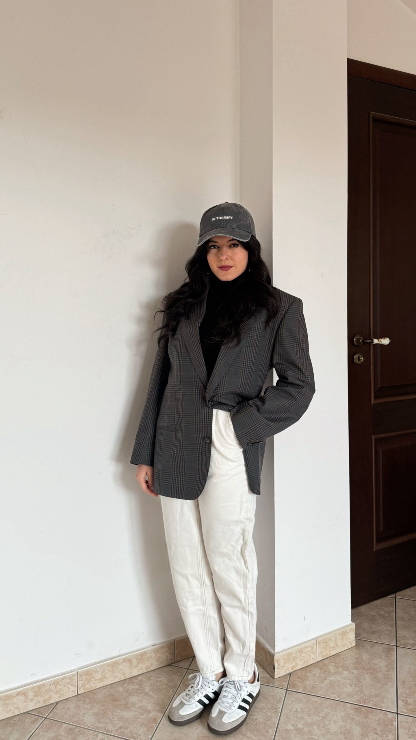 Blazer grigio con dettagli gialli