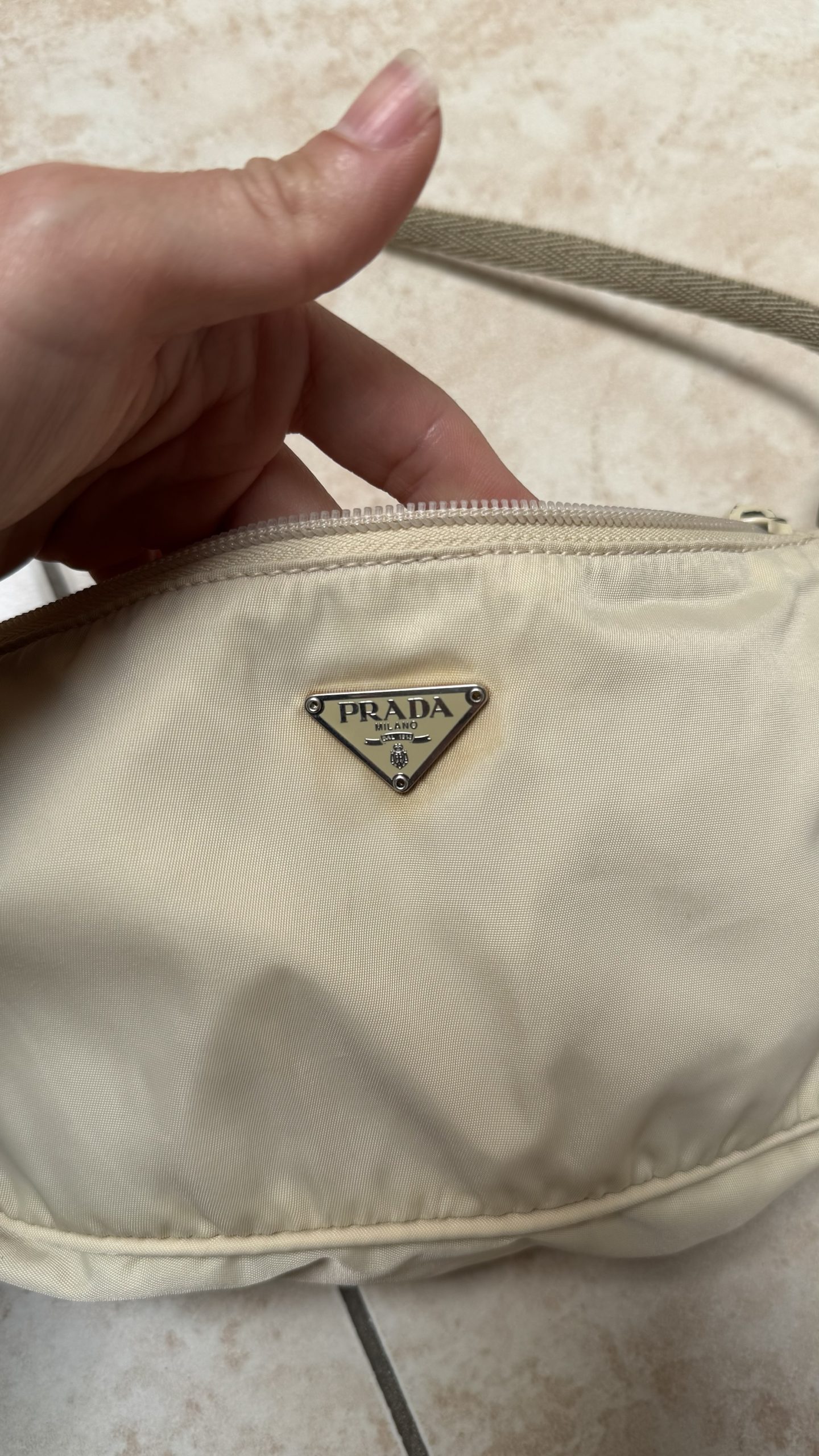 Borsetta Prada in tela panna anni 2000 - immagine 3