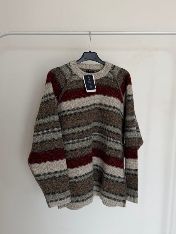 Maglione girocollo in misto lana con etichetta