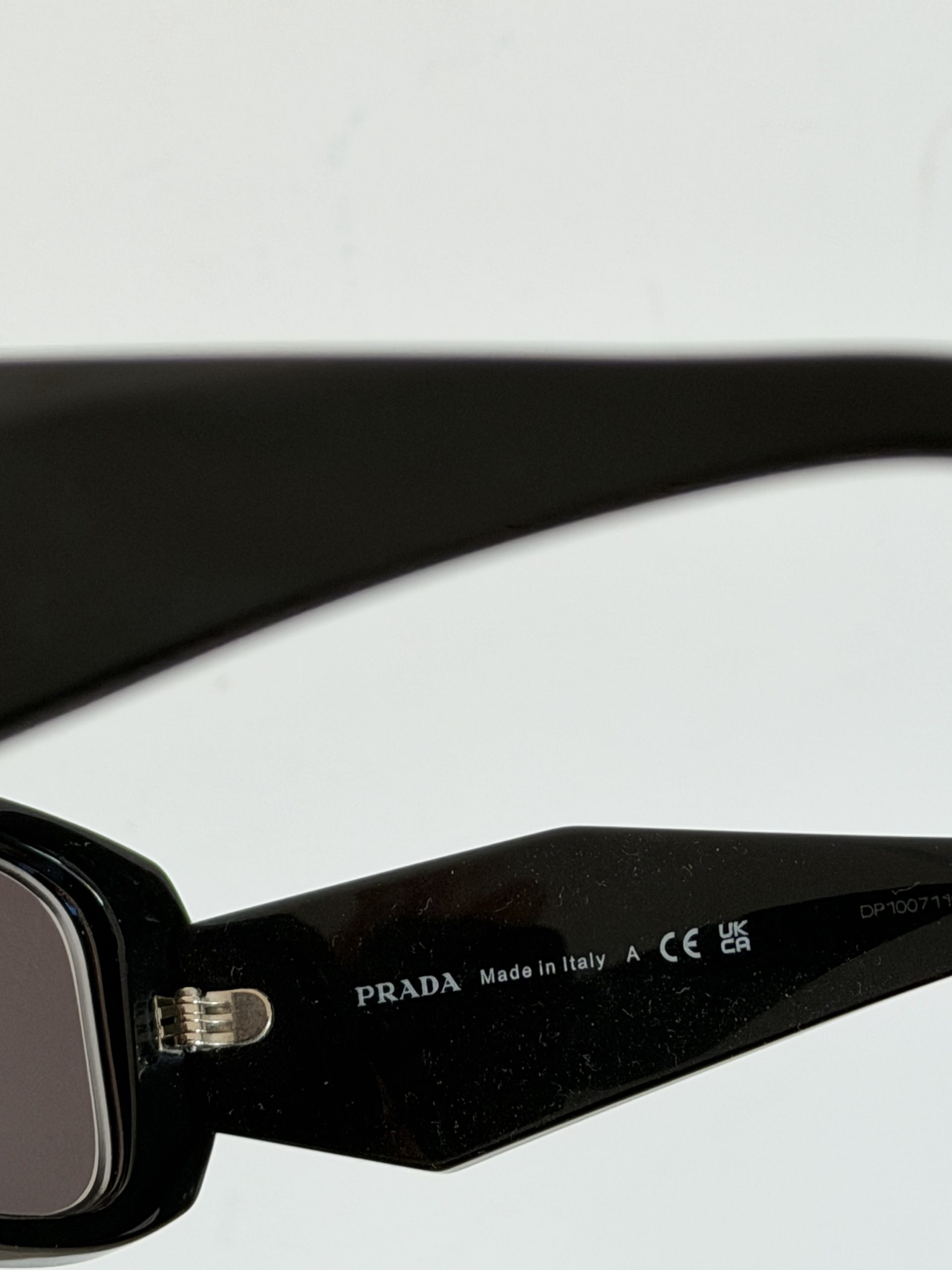 Occhiali da sole Prada modello SPR17W - immagine 5