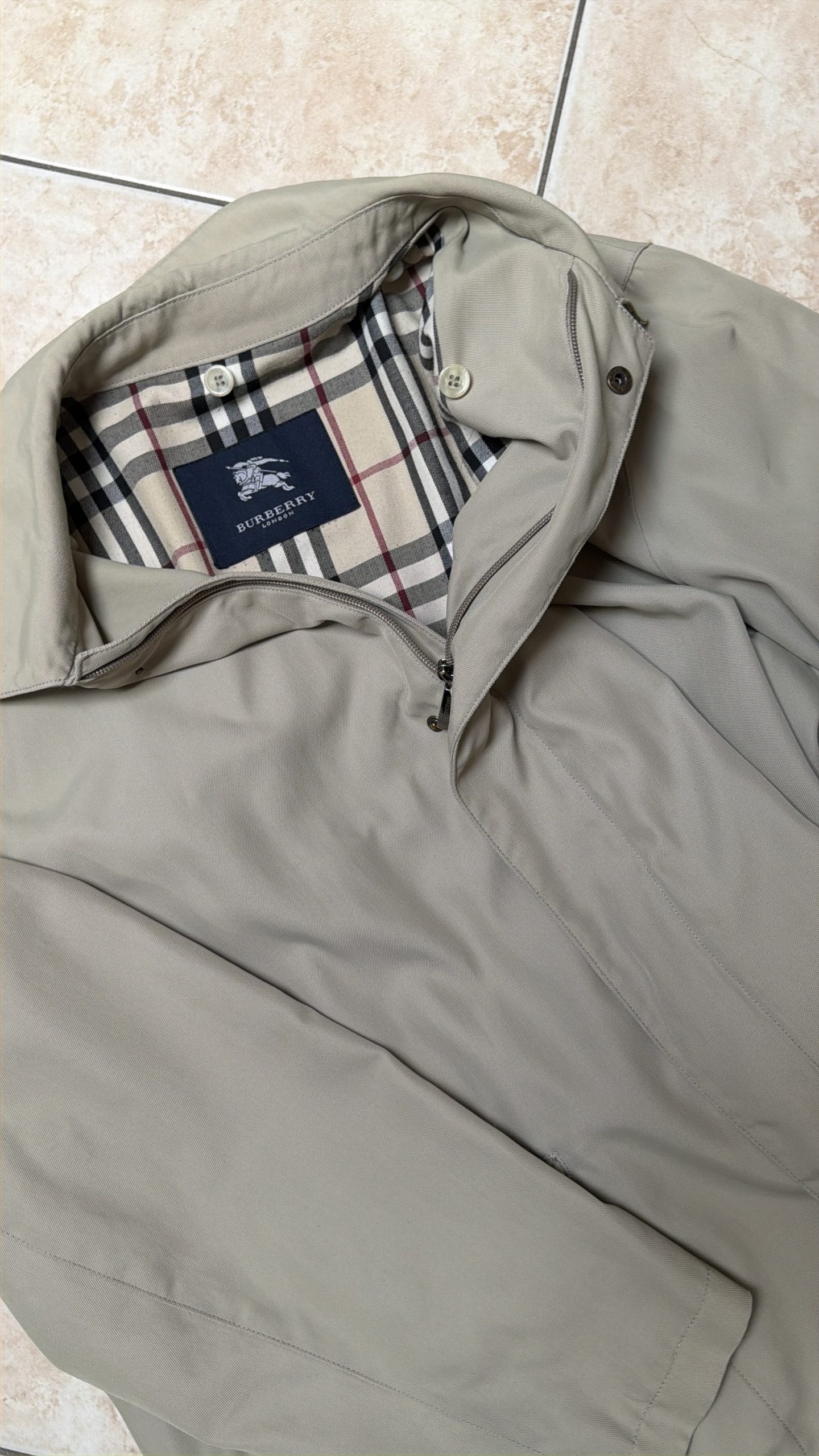 Giubbotto leggero di cotone Burberry beige - immagine 2