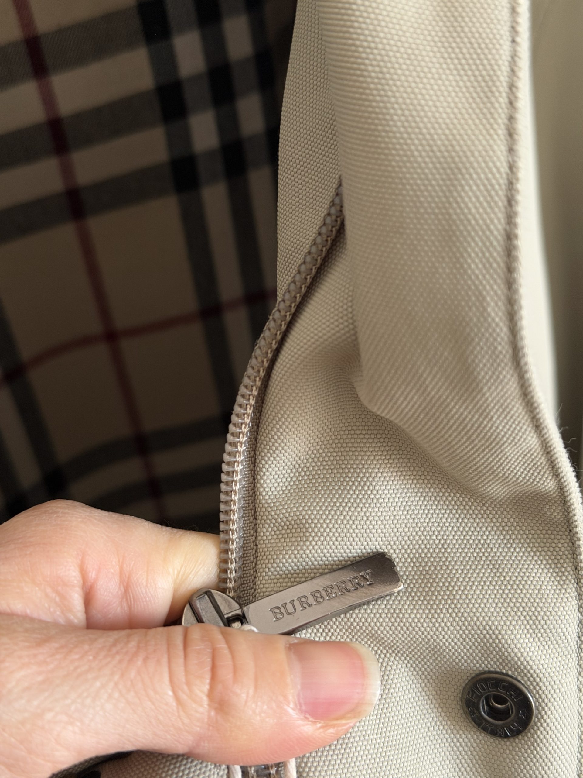 Giubbotto leggero di cotone Burberry beige - immagine 4