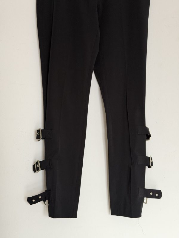 Pantaloni y2K con fibbie sul fondo a vita bassa neri